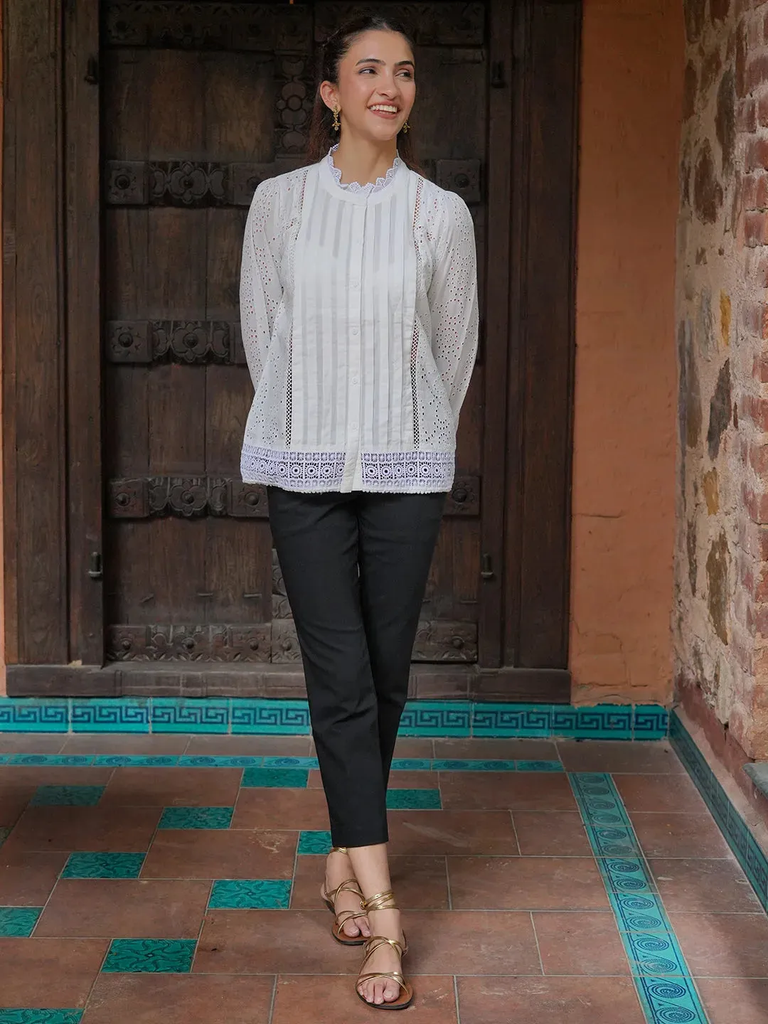 37150.webp White Embroidered Cotton Straight Kurti - Image 1